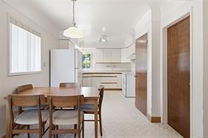 2430 Camelot Rd — listing photo 15 of 36
