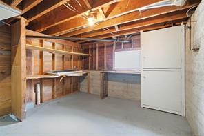 2430 Camelot Rd — listing photo 25 of 36