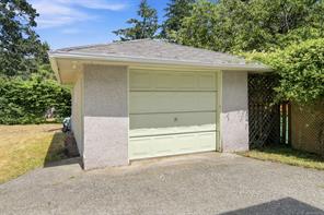2430 Camelot Rd — listing photo 31 of 36