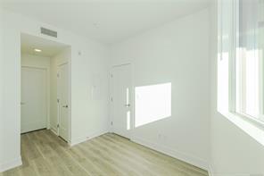 904-1628 Store St — listing photo 27 of 32