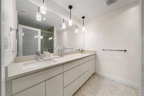 2836 Turnstyle Cres — listing photo 14 of 23