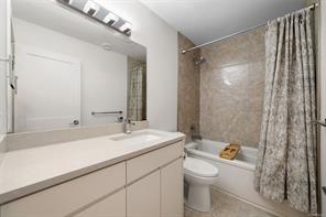 2836 Turnstyle Cres — listing photo 17 of 23
