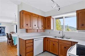 226 roland Rd — listing photo 19 of 84