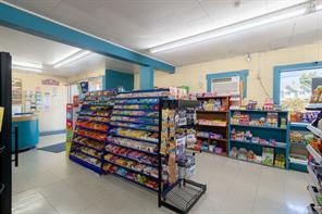 1602 Joan Ave — listing photo 37 of 76