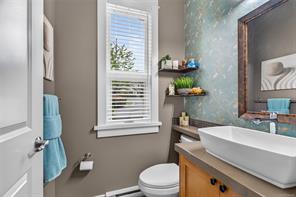 2B-7250 West Saanich Rd — listing photo 18 of 36