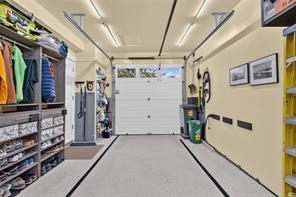 2B-7250 West Saanich Rd — listing photo 29 of 36