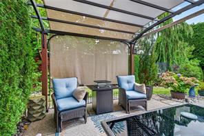 2B-7250 West Saanich Rd — listing photo 33 of 36