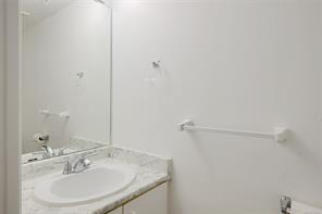 209-1063 Southgate St — listing photo 26 of 37