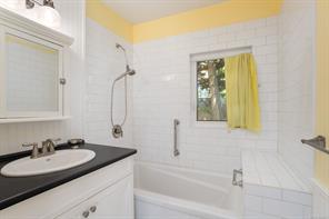 389 Moses Point Rd — listing photo 28 of 46