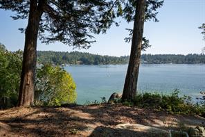 389 Moses Point Rd — listing photo 35 of 46