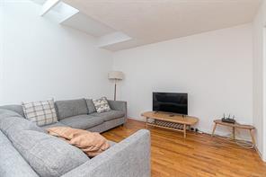 1512 Brooke St — listing photo 17 of 32