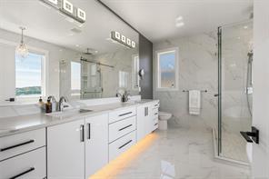 2423 Azurite Cres — listing photo 19 of 50