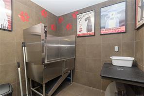 105-100 Saghalie Rd — listing photo 33 of 37