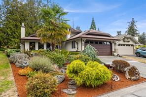 3572 Arbutus Dr S, Cobble Hill