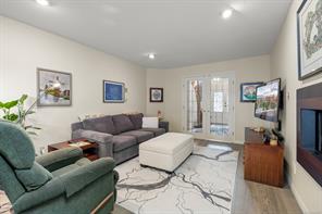 3572 Arbutus Dr — listing photo 17 of 60