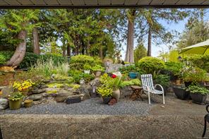 3572 Arbutus Dr — listing photo 18 of 60