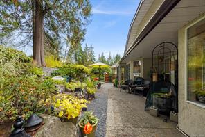 3572 Arbutus Dr — listing photo 20 of 60