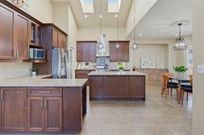 601 Sentinel Dr — listing photo 21 of 80