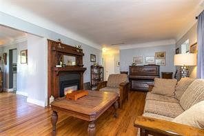 886 Cunningham Rd — listing photo 15 of 98