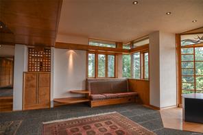 3326 Port Washington Rd — listing photo 19 of 68