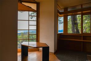 3326 Port Washington Rd — listing photo 21 of 68