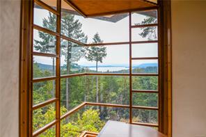 3326 Port Washington Rd — listing photo 23 of 68