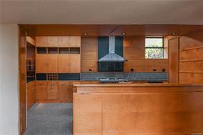 3326 Port Washington Rd — listing photo 25 of 68