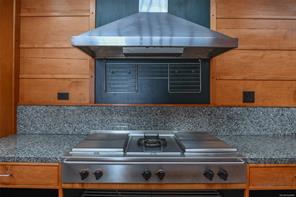 3326 Port Washington Rd — listing photo 29 of 68