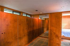 3326 Port Washington Rd — listing photo 39 of 68