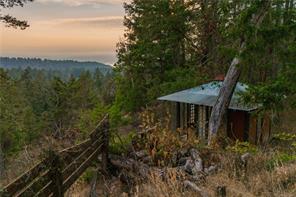 3326 Port Washington Rd — listing photo 47 of 68