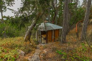 3326 Port Washington Rd — listing photo 48 of 68