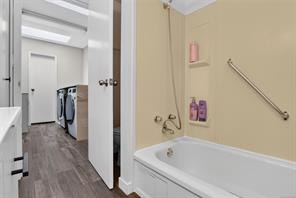 936 Arbutus Ave — listing photo 18 of 47