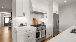 107-4098 Buckstone Rd — listing photo 14 of 27
