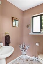 7084 Willis Point Rd — listing photo 15 of 35