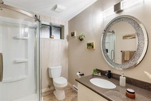 7084 Willis Point Rd — listing photo 20 of 35