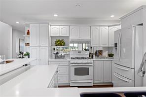 1777 Admiral Tryon Blvd — listing photo 23 of 99