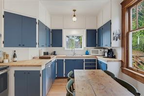 2734 Avebury Ave — listing photo 25 of 57