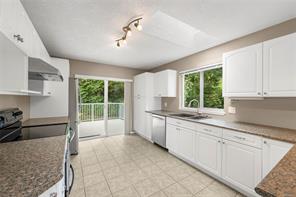 452 Thetis Dr — listing photo 16 of 91