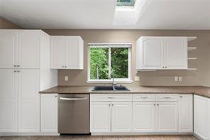 452 Thetis Dr — listing photo 17 of 91