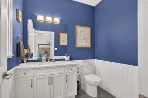 3360 Harbourview Blvd — listing photo 15 of 37