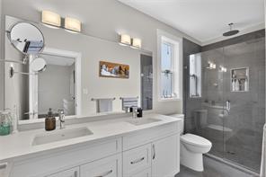 3360 Harbourview Blvd — listing photo 19 of 37