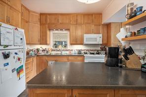 428 2nd Ave — listing photo 15 of 37