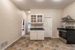 2561 Sinclair Rd — listing photo 18 of 43