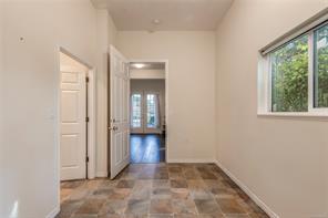 2561 Sinclair Rd — listing photo 20 of 43
