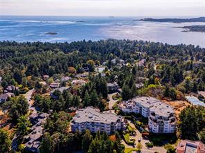 3105-2829 Arbutus Rd — listing photo 32 of 36