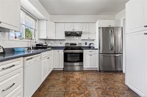 1083 26th St — listing photo 17 of 69