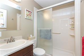 8571 Kingcome Cres — listing photo 17 of 40