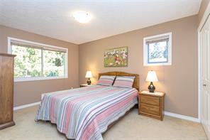 8571 Kingcome Cres — listing photo 21 of 40