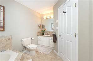 8571 Kingcome Cres — listing photo 22 of 40