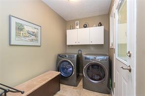 8571 Kingcome Cres — listing photo 27 of 40